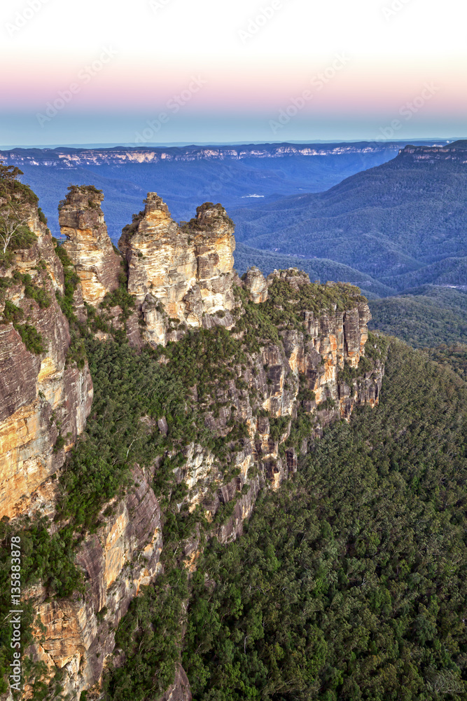 Three Sisters Rock Formation Blue Mountains Australia