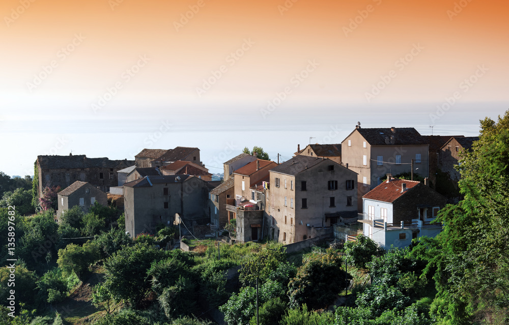 Village de Costa verde sur la côte orientale Corse