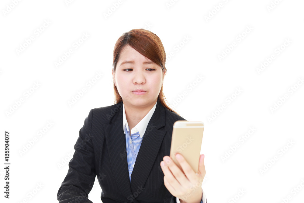 困惑する女性 困惑する女性
