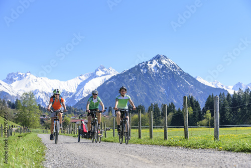 herrlicher Tag für eine Radtour im Gebirge