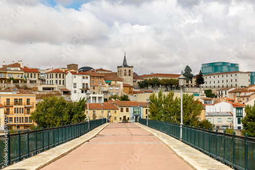 Front view of a stone bridge in Zamora, Spain