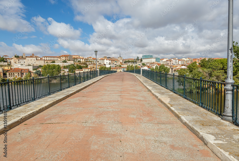 Old bridge in the city of Zamora, above the Douro river