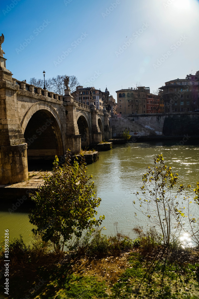 Obraz premium Berühmte Brücke in Rom