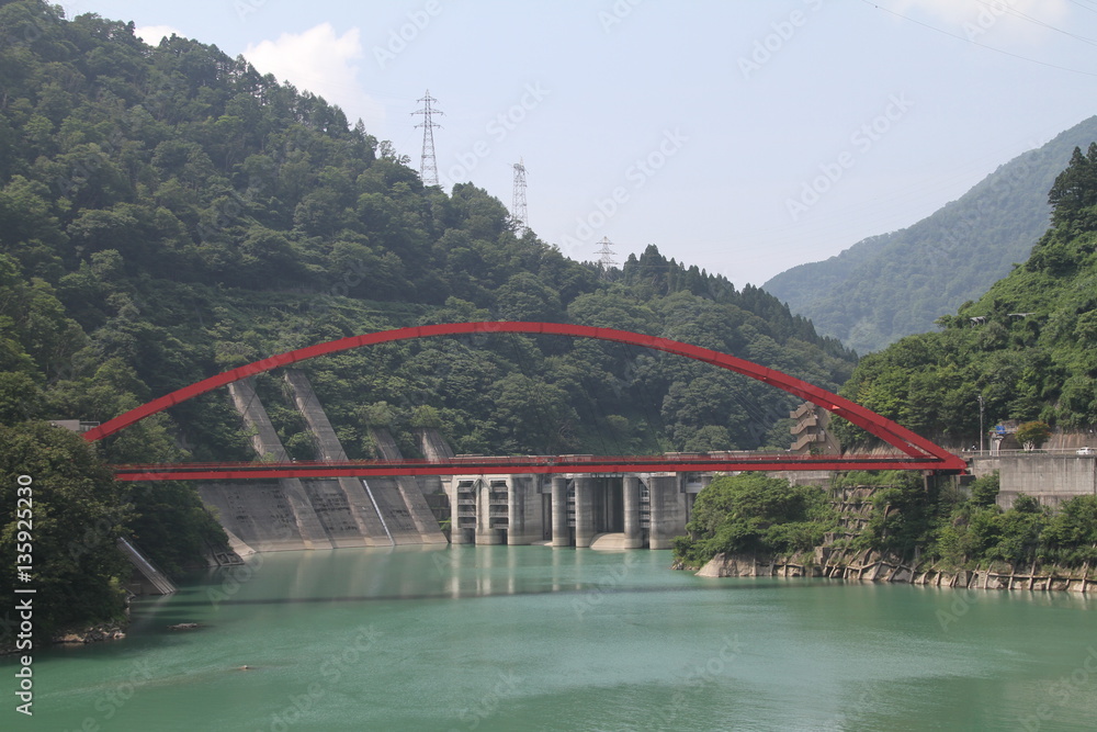 Fototapeta premium ダム湖