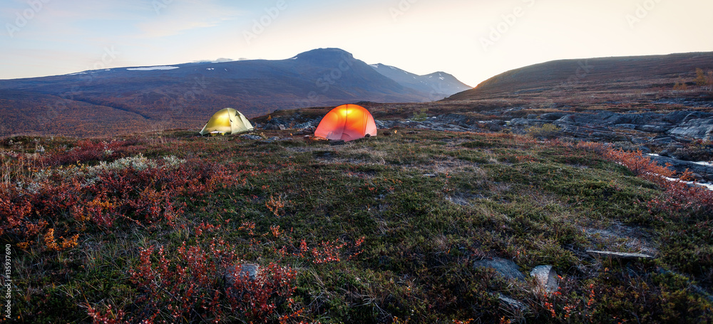 Camping in der Wildnis Schwedens - Kungsleden im Herbst Stock Photo | Adobe  Stock