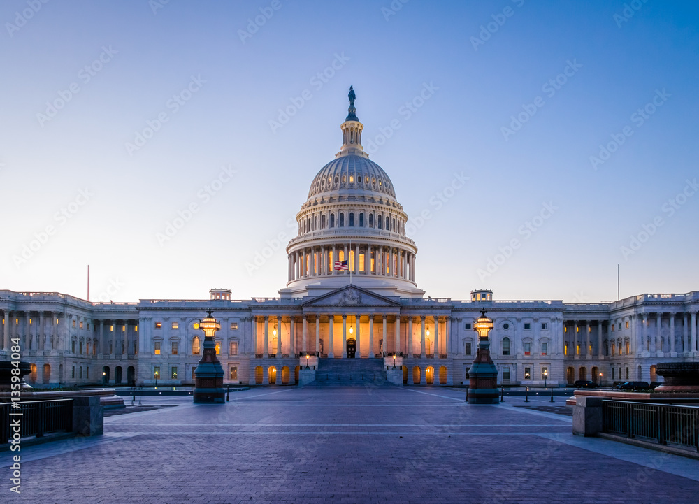 United States Capitol Building at sunset - Washington, DC, USA - obrazy, fototapety, plakaty 