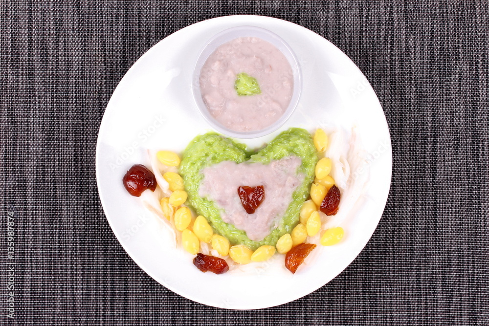 Neal ginkgo (Heart shape) for Chinese celebration and good life Neal ginkgo (Heart shape) for Chinese celebration and good life