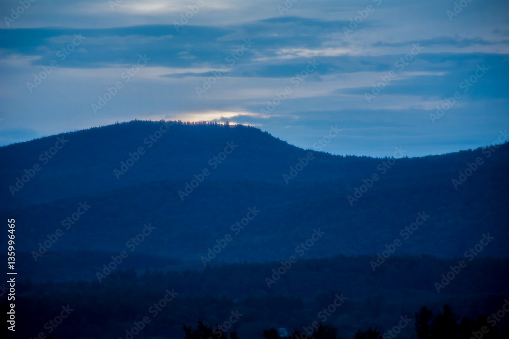 Obraz premium Sunrise in the Mountains