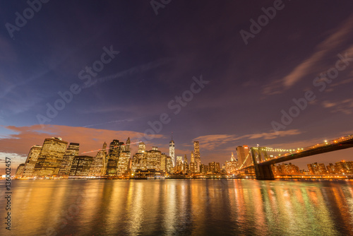 Fototapeta Naklejka Na Ścianę i Meble -  Night view of Manhattan and Brooklyn bridge