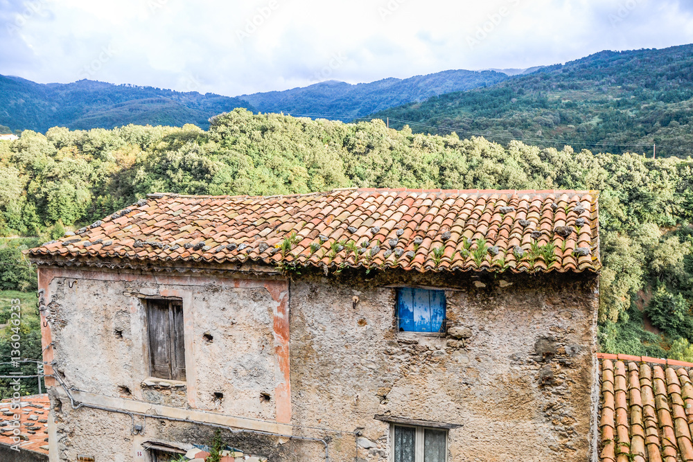 Casa abbandonata Casa abbandonata