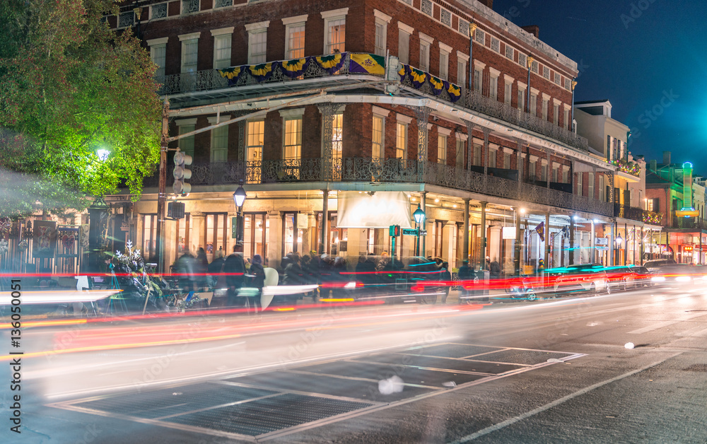 Fototapeta premium New Orleans street lights on Mardi Gras night