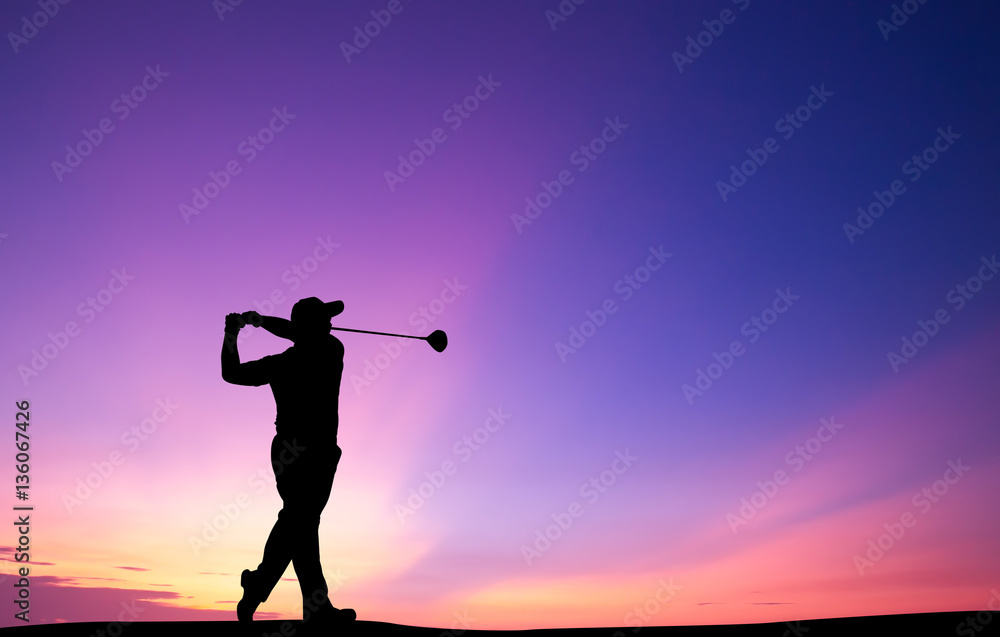 silhouette golfer playing golf during beautiful sunset - obrazy, fototapety, plakaty 