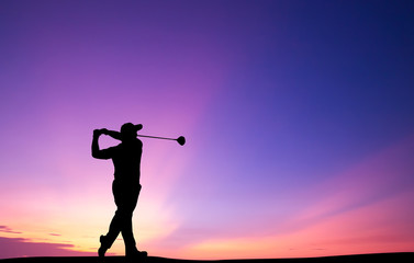 Acrylglasbilder Golf Golfer Silhouette im Sonnenuntergang  © Satit _Srihin