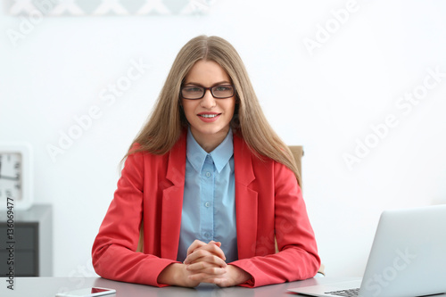 HR manager conducting job i...