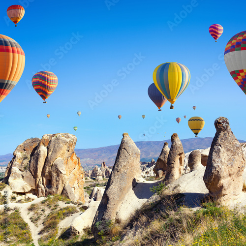  Hot air ballooning in Kapadokya, Turkey