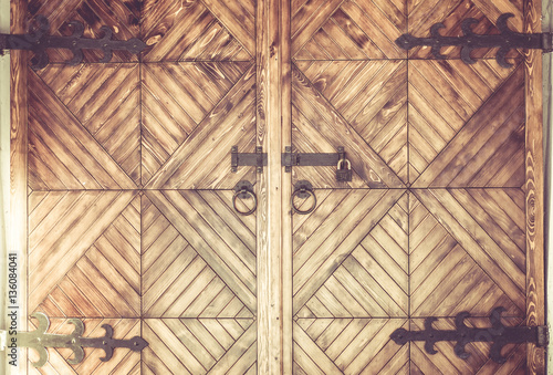 Fotografie vintage wood gate with metal round handle