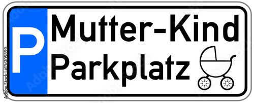Parkplatz mutter kind  170206-01