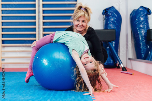 Fotografija Preschooler at corrective gymnastics class