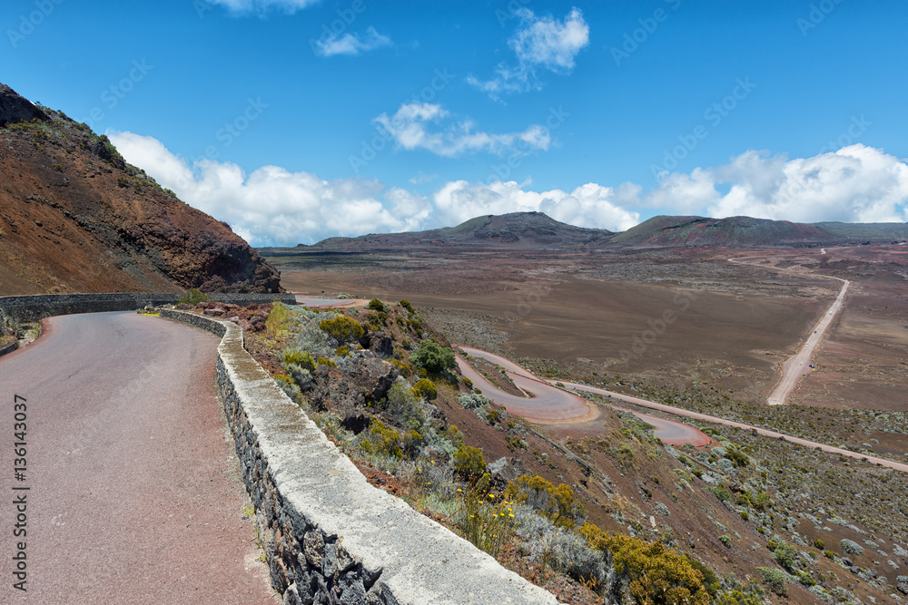 la plaine des sables  : on the road leading to the