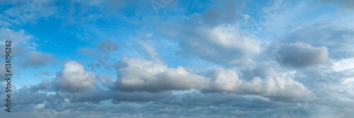 Canvas Print Panoramic sky on a cloudy day.
