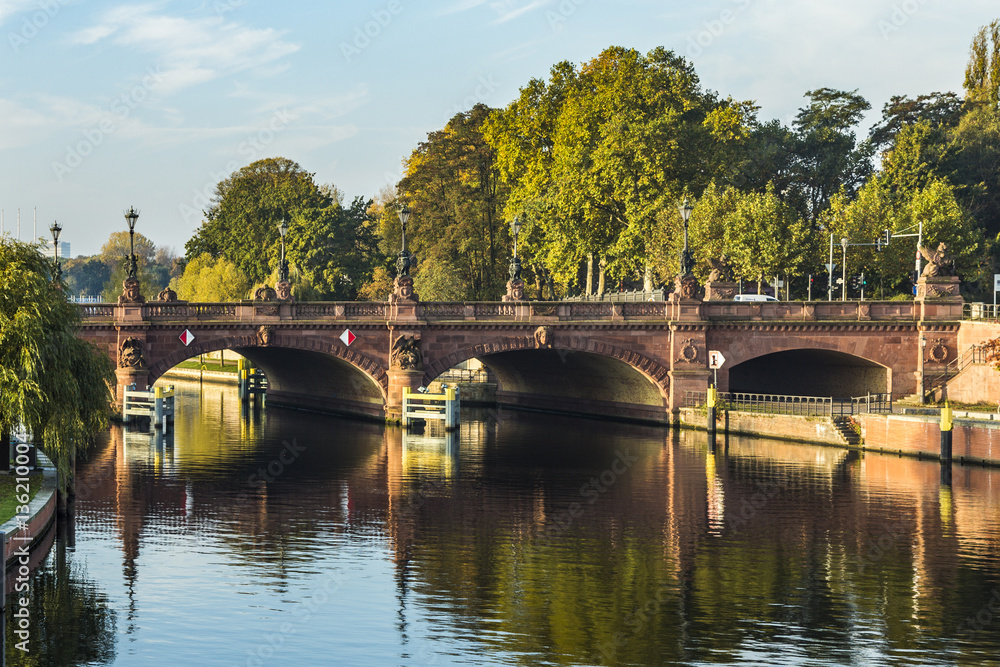 Fototapeta premium view to historic sandstone Moltke Bridge in Berlin