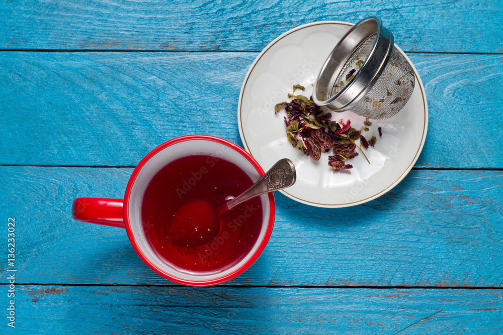 Te red and te tea leaves Te red and te tea leaves