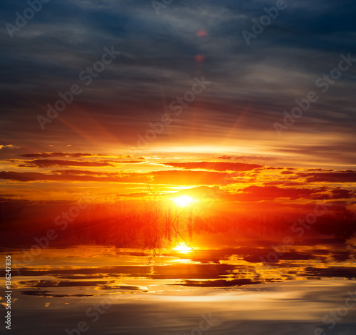 nice sunset over lake © Pavlo Klymenko