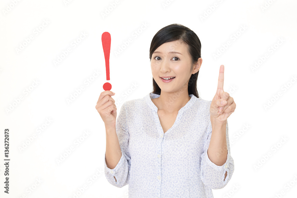 感嘆符を持つ女性