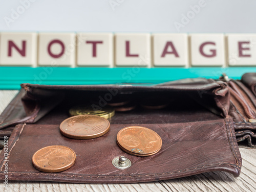 Notalage Geldbörse photo