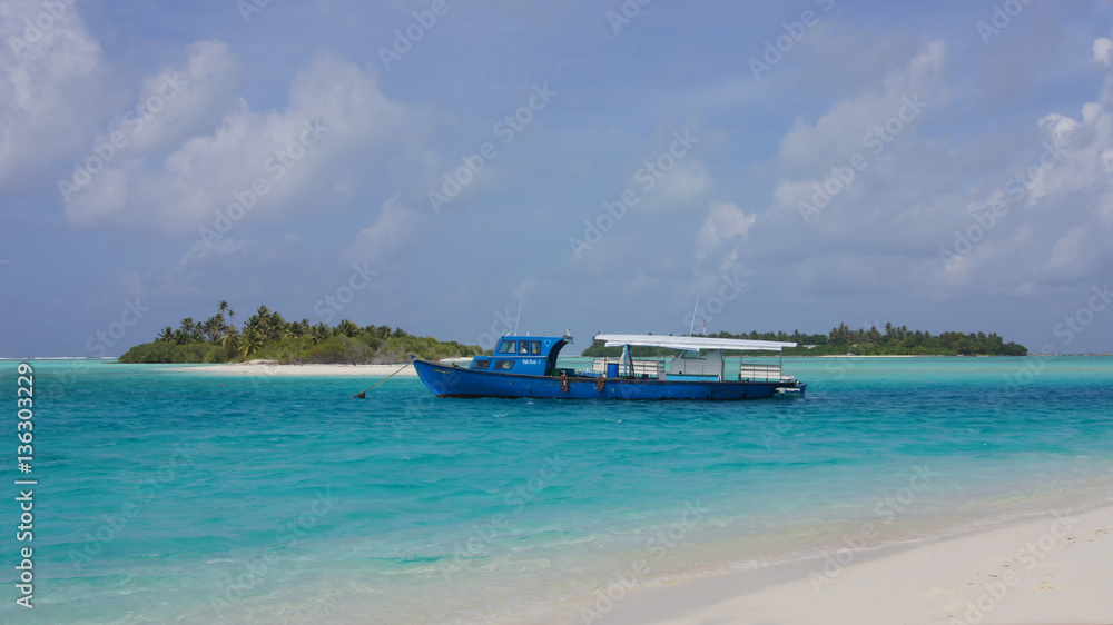 The boat in the Indian Ocean The boat in the Indian Ocean