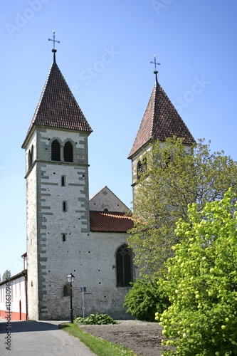 Die Kirche, St. Peter und Paul in Niederzell, auf der Gemueseinsel Reichenau am Bodensee, Baden-Wuerttemberg, Deutschland, Europa
