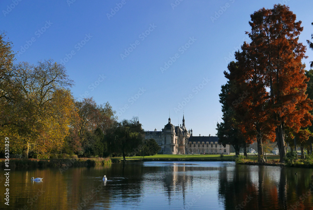 Lac du jardin anglais au château de chantilly, France