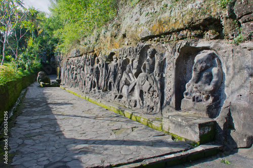 Yeh Pulu rock carvings, Bali