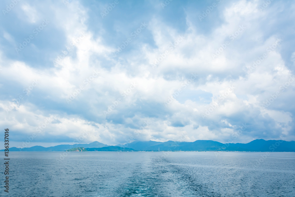 Fototapeta premium Blue sea and a moving reflection of sunlight