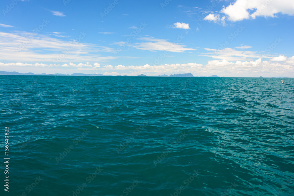 Fototapeta premium Sea and sky with clouds