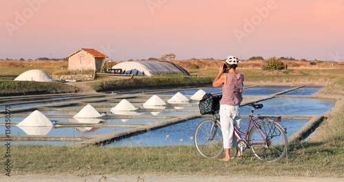 Marais salant en Bretagne © Thierry RYO