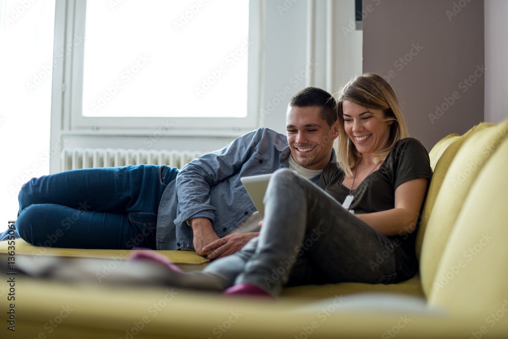Obraz premium Young couple spending time together 