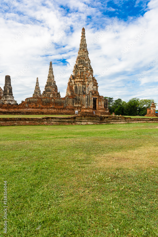 Naklejka premium Majestic ruins of 1629 Wat Chai Watthanaram built by King Prasat