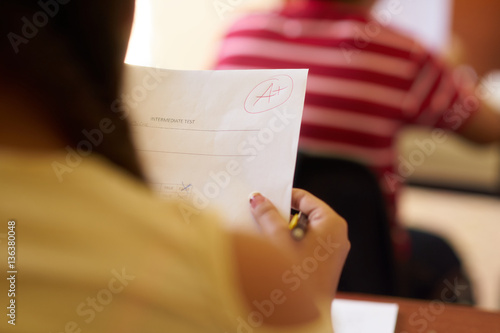 Quadro su tela Papers With Good Grades For Smart Student At School
