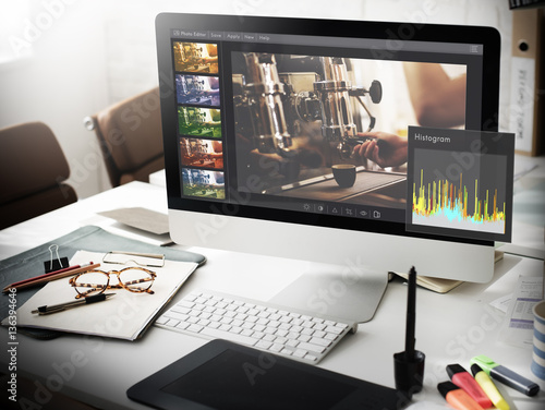 Quadro su tela Photo Editor Histogram Setting Concept