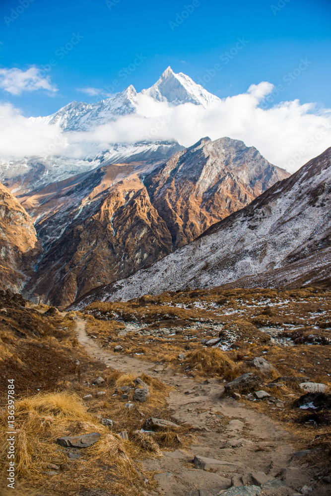 Fototapeta premium Machhapuchhre beautiful snow mountain in Annapurna sanctury
