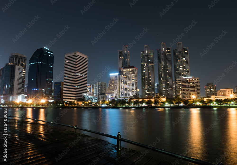 Fototapeta premium Soft focus of cityscape in Benchakitti park Thailand