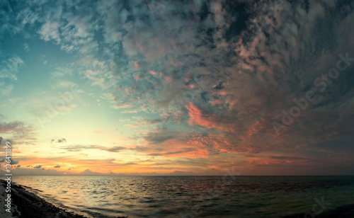 Maldivian sunset © andrisl