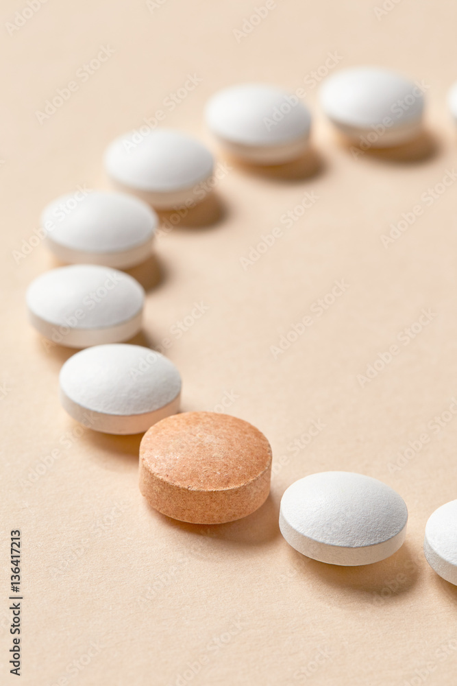 white and orange pills white and orange pills
