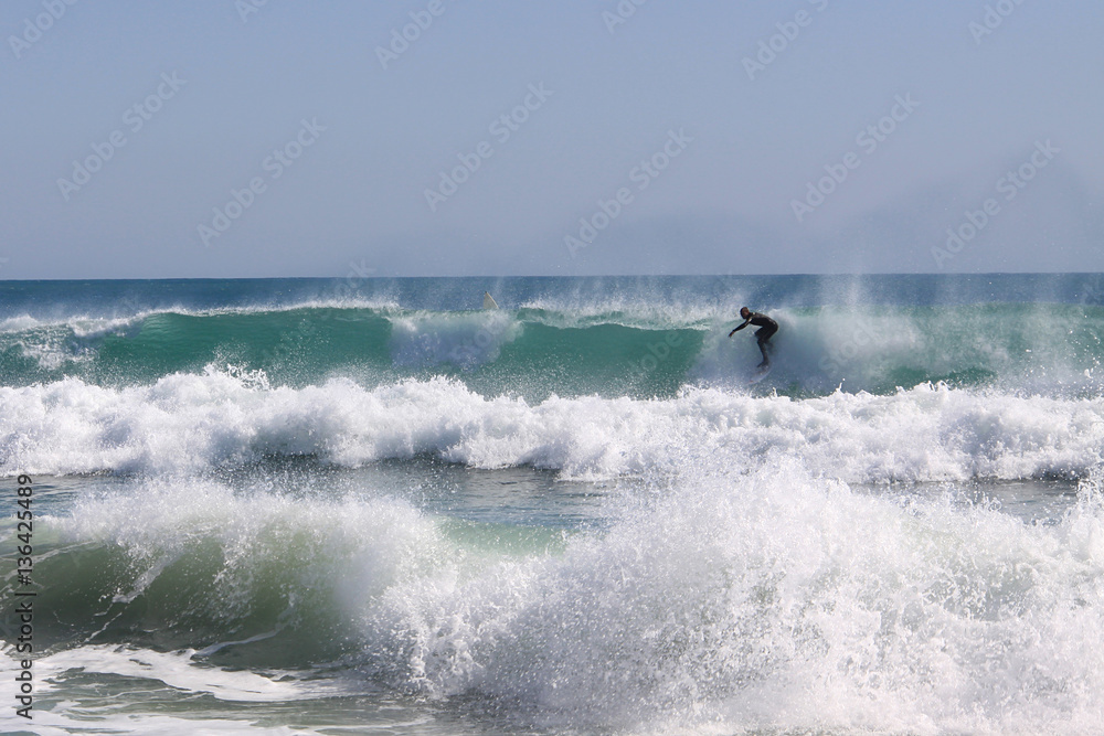 SURFING