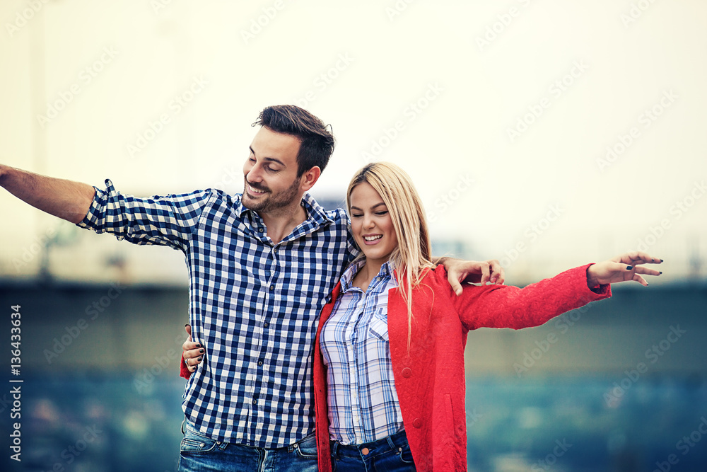 Obraz premium Couple enjoying spring