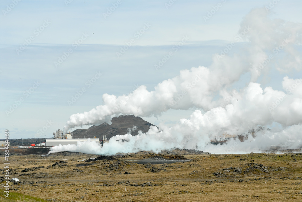 Fototapeta premium Geothermalkraftwerk auf Island
