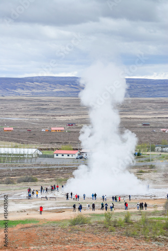 Der Strokkur - Geysire auf Island photo