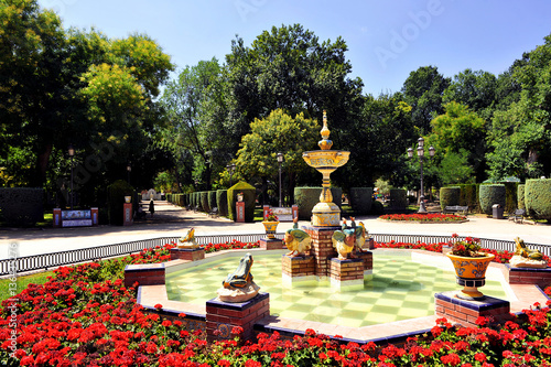 Fuente Talaverana en el Parque de Gasset, Ciudad Real, España photo