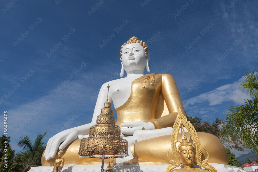 Fototapeta premium Buddha statue.